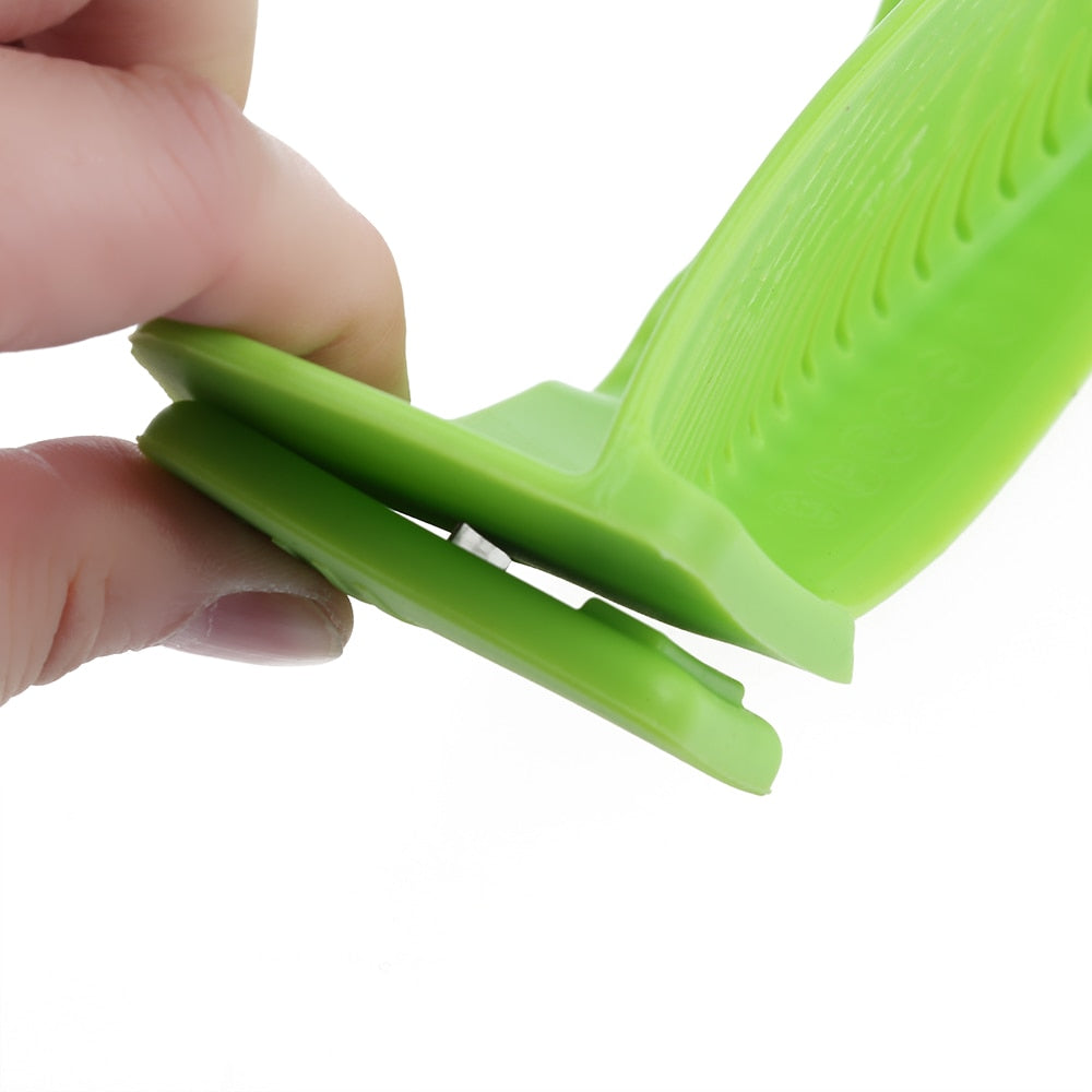 Silicone Kitchen Snap N Strain FilterThe Silicone Kitchen Snap N Strain Filter is the perfect kitchen accessory for those who want to easily separate solid food from liquid. Made from heat resistant silSilicone Kitchen Snap