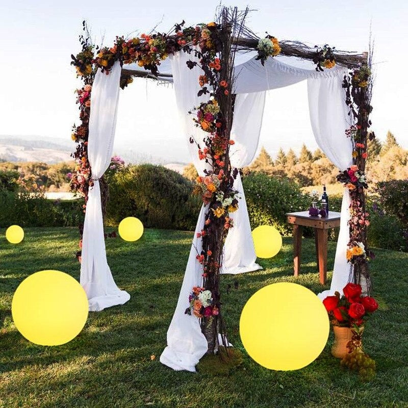 Waterproof Garden Ball LED Lights for OutdoorPackaging: LED lamp*1,
Remote control*1 USB charging
*1.Notes:Due to the light and screen setting difference, the item's color may be slightly different from the pWaterproof Garden Ball LED Lights