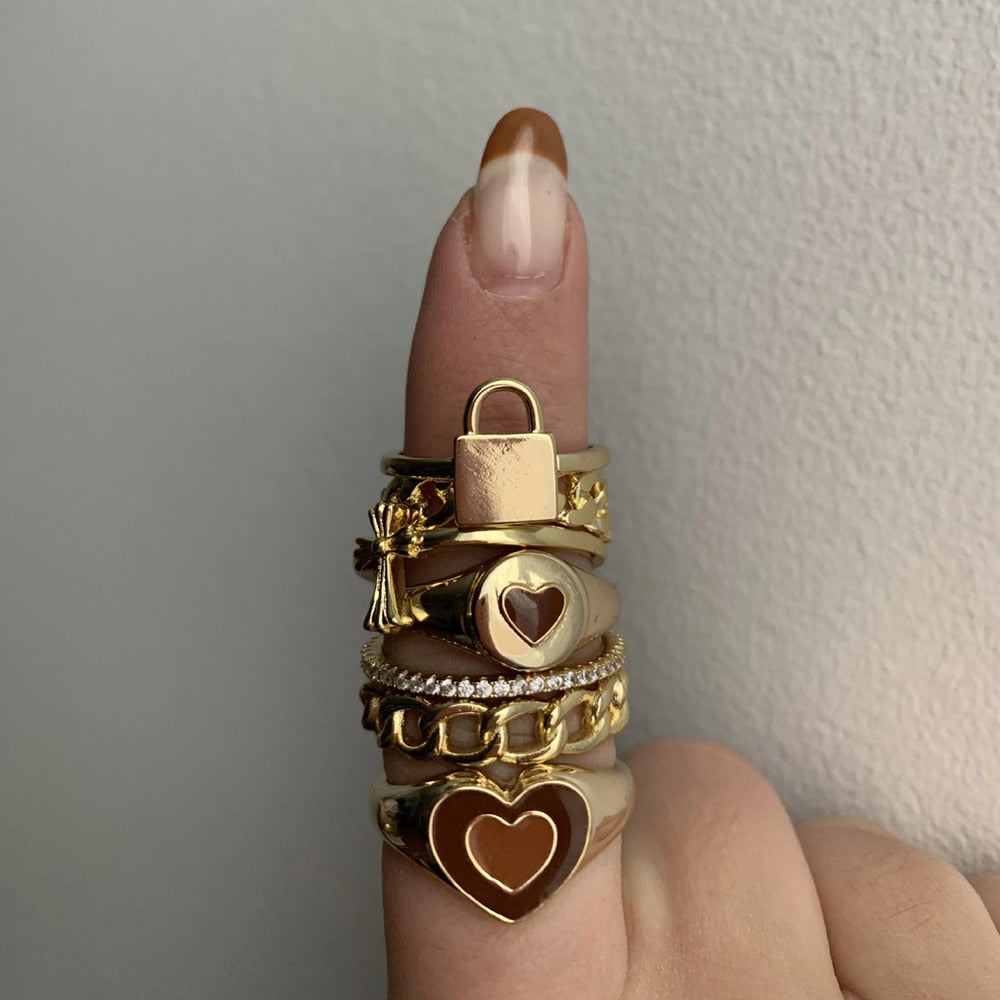 Creative Love Heart RingProduct InformationMaterialï¼Alloy+color retention of electroplatingSizeï¼size 6/7/8Weightï¼As the picture showNote:Please allow slight deviation in color or sizeCreative Love Heart Ring