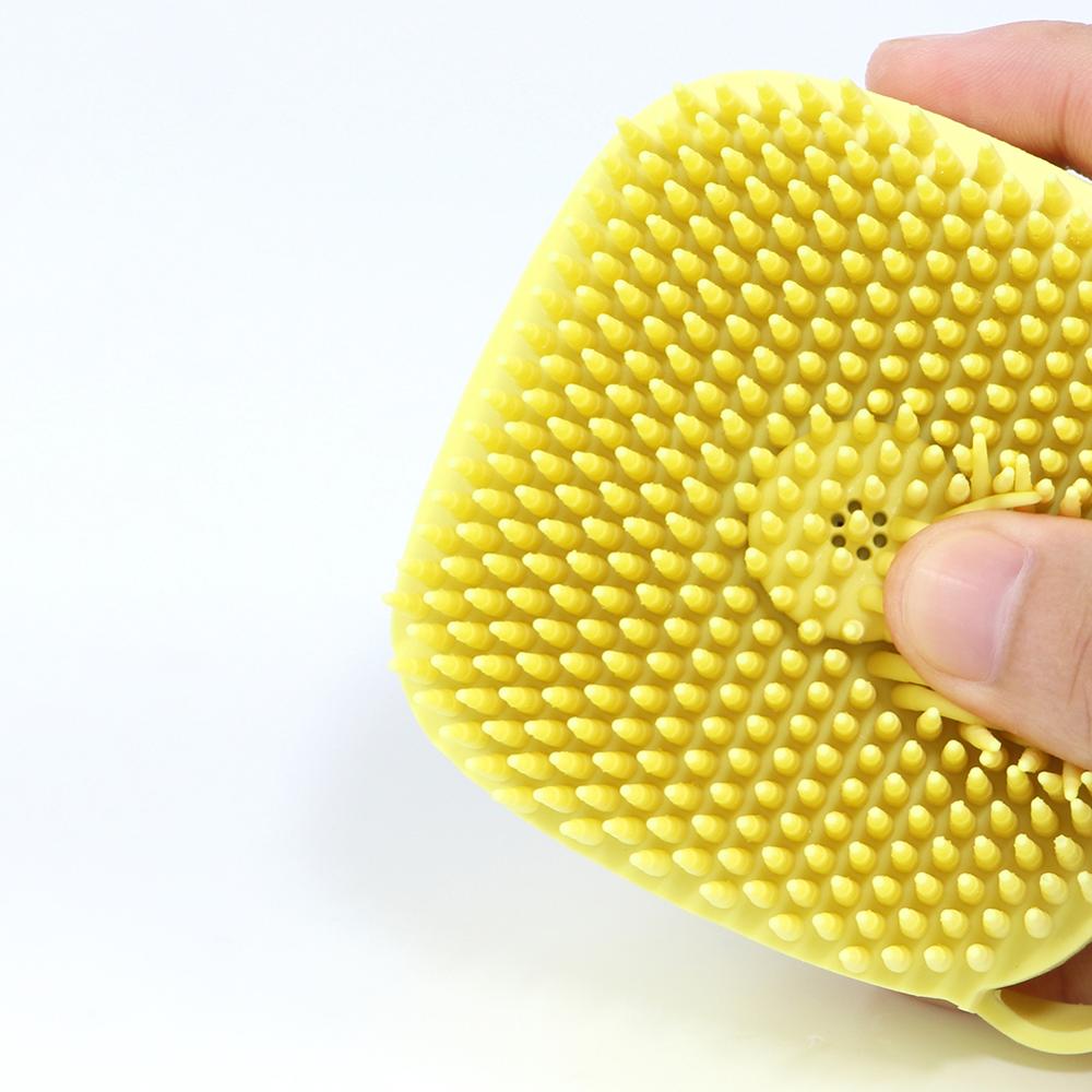 Cute Dog Bath BrushThe Cute Dog Bath Brush is engineered to provide your pet with a refreshing and invigorating bathing experience. Featuring a multifunctional comb, this brush doublesCute Dog Bath Brush