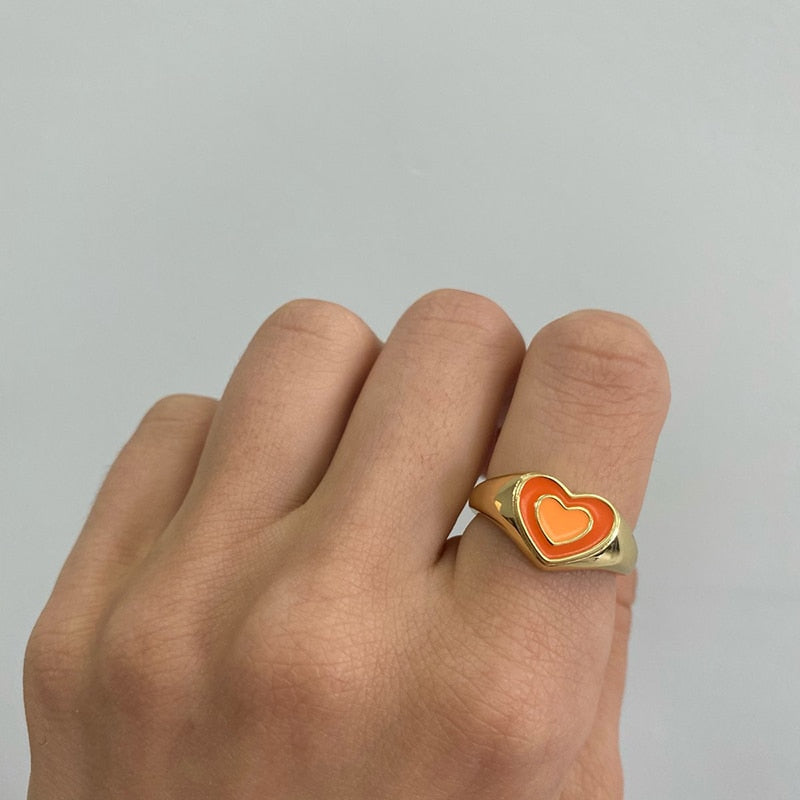 Creative Love Heart RingProduct InformationMaterialï¼Alloy+color retention of electroplatingSizeï¼size 6/7/8Weightï¼As the picture showNote:Please allow slight deviation in color or sizeCreative Love Heart Ring