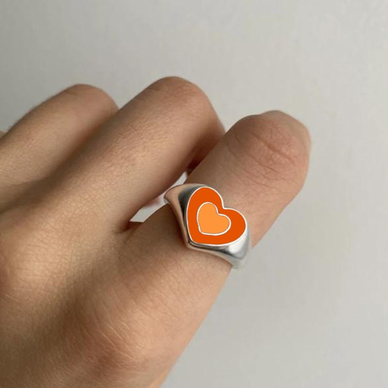 Creative Love Heart RingProduct InformationMaterialï¼Alloy+color retention of electroplatingSizeï¼size 6/7/8Weightï¼As the picture showNote:Please allow slight deviation in color or sizeCreative Love Heart Ring