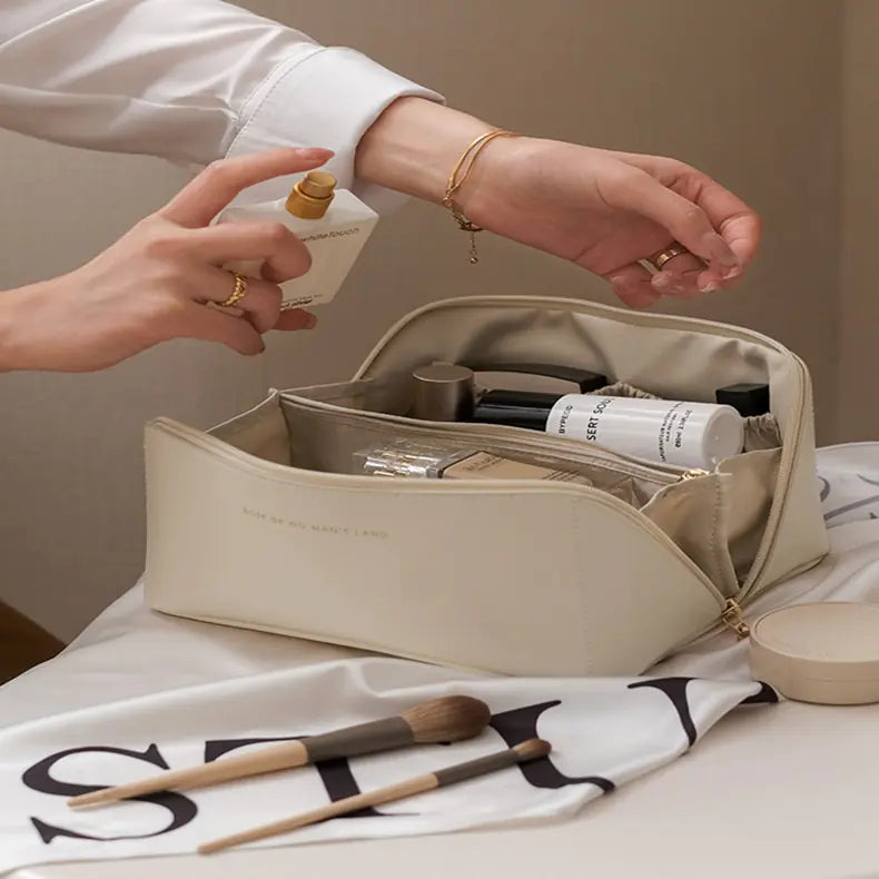 Female Storage Makeup CasesElevate your makeup storage game with our chic and practical Female Storage Makeup Cases! Crafted from premium materials, these cases are as durable as they are stylFemale Storage Makeup Cases