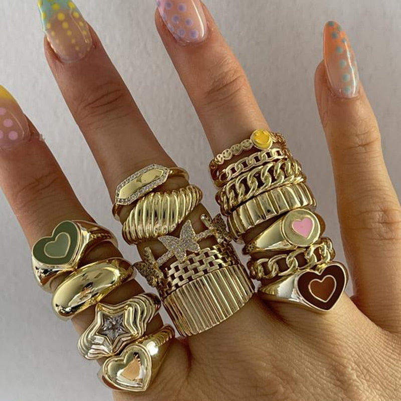 Creative Love Heart RingProduct InformationMaterialï¼Alloy+color retention of electroplatingSizeï¼size 6/7/8Weightï¼As the picture showNote:Please allow slight deviation in color or sizeCreative Love Heart Ring