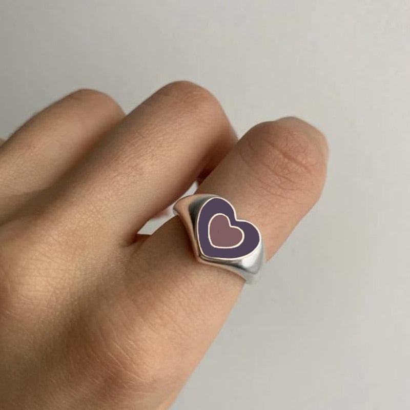 Creative Love Heart RingProduct InformationMaterialï¼Alloy+color retention of electroplatingSizeï¼size 6/7/8Weightï¼As the picture showNote:Please allow slight deviation in color or sizeCreative Love Heart Ring