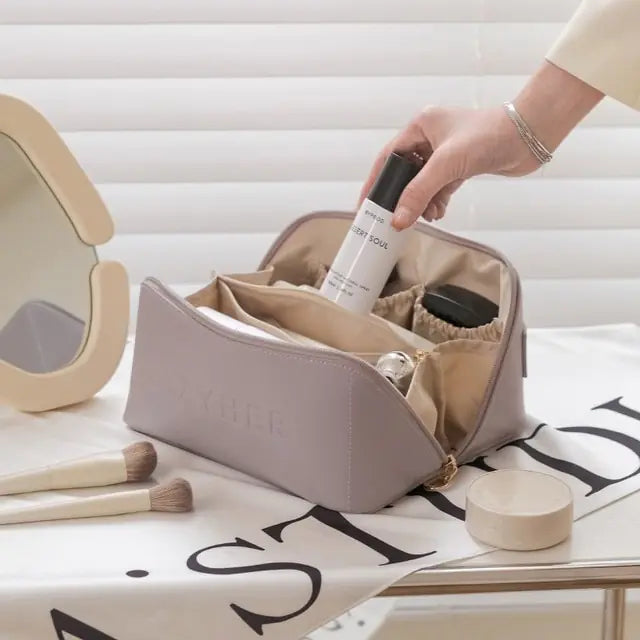 Female Storage Makeup CasesElevate your makeup storage game with our chic and practical Female Storage Makeup Cases! Crafted from premium materials, these cases are as durable as they are stylFemale Storage Makeup Cases