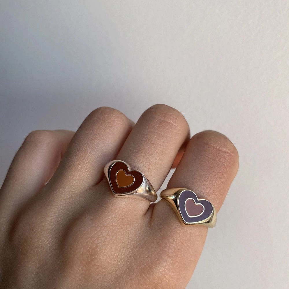 Creative Love Heart RingProduct InformationMaterialï¼Alloy+color retention of electroplatingSizeï¼size 6/7/8Weightï¼As the picture showNote:Please allow slight deviation in color or sizeCreative Love Heart Ring