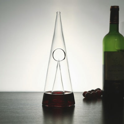Transparent Wine DecanterSpecifications:
Item: Wine decanterMaterial: GlassSize: Small 350ml, large 750mlShape: PyramidTransparent Wine Decanter
