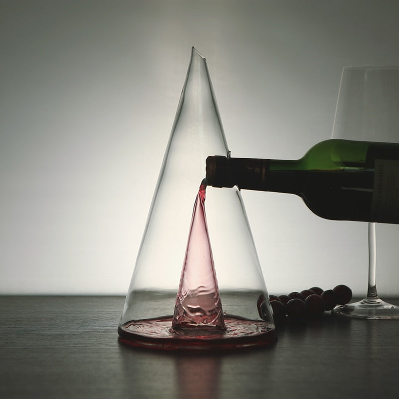 Transparent Wine DecanterSpecifications:
Item: Wine decanterMaterial: GlassSize: Small 350ml, large 750mlShape: PyramidTransparent Wine Decanter