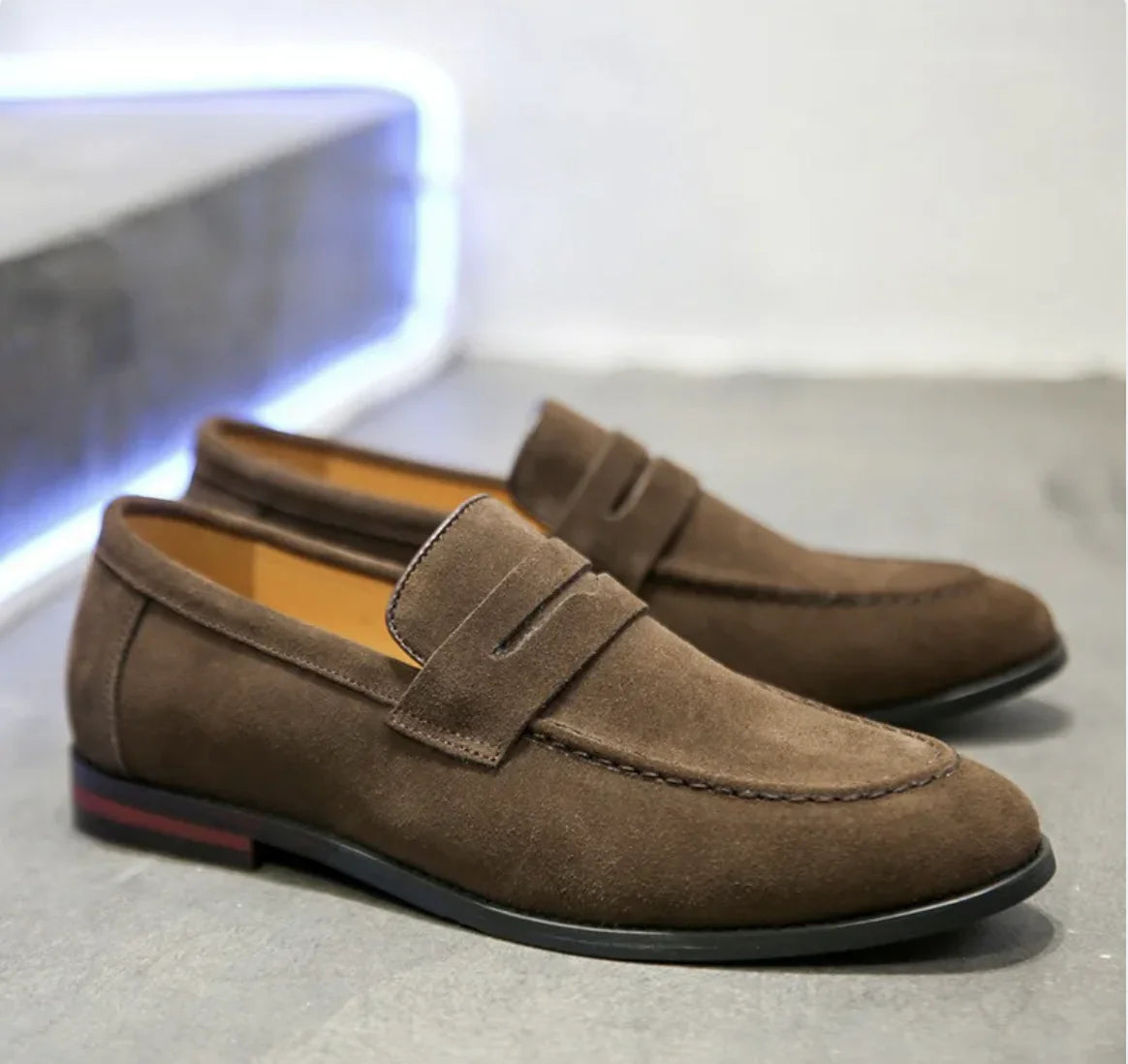 Men's Spring New Korean Style Trendy Leather ShoesProduct Information:
Lining Material: Imitation leather
Colors Available: Brown, Black, Green, Beige
Heel Type: Flat, Square Heel
Sizes: 38, 39, 40, 41, 42, 43, Korean Style Trendy Leather Shoes