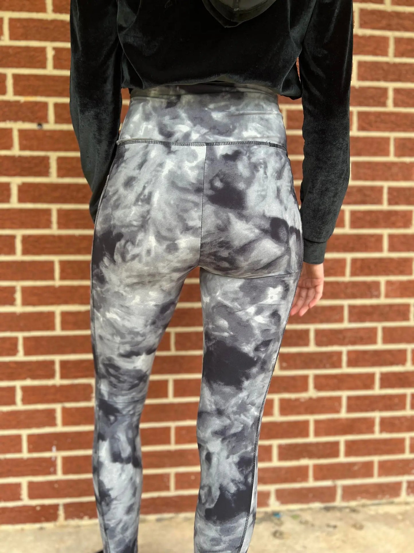 ASK Apparel Butter Soft Tie Dye LeggingsI think I just found my fav pair of leggings! AND they have pockets! These super soft leggings are a must have! And that isn't even the best part! The best part is tApparel Butter Soft Tie Dye Leggings