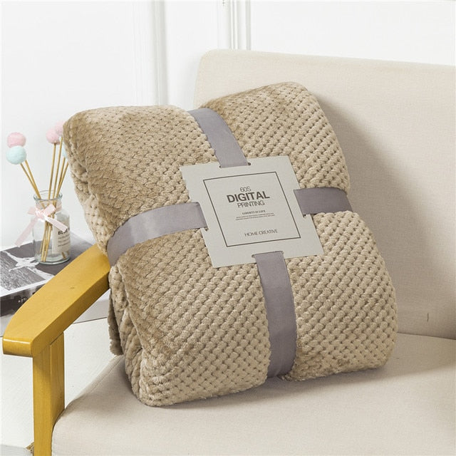 Fluffy Plaid Winter Bed BlanketsIntroducing our Fluffy Plaid Winter Bed Blankets – the ultimate blend of warmth and style to elevate your winter sanctuary!Wrap yourself in luxury with our Soft CoraFluffy Plaid Winter Bed Blankets
