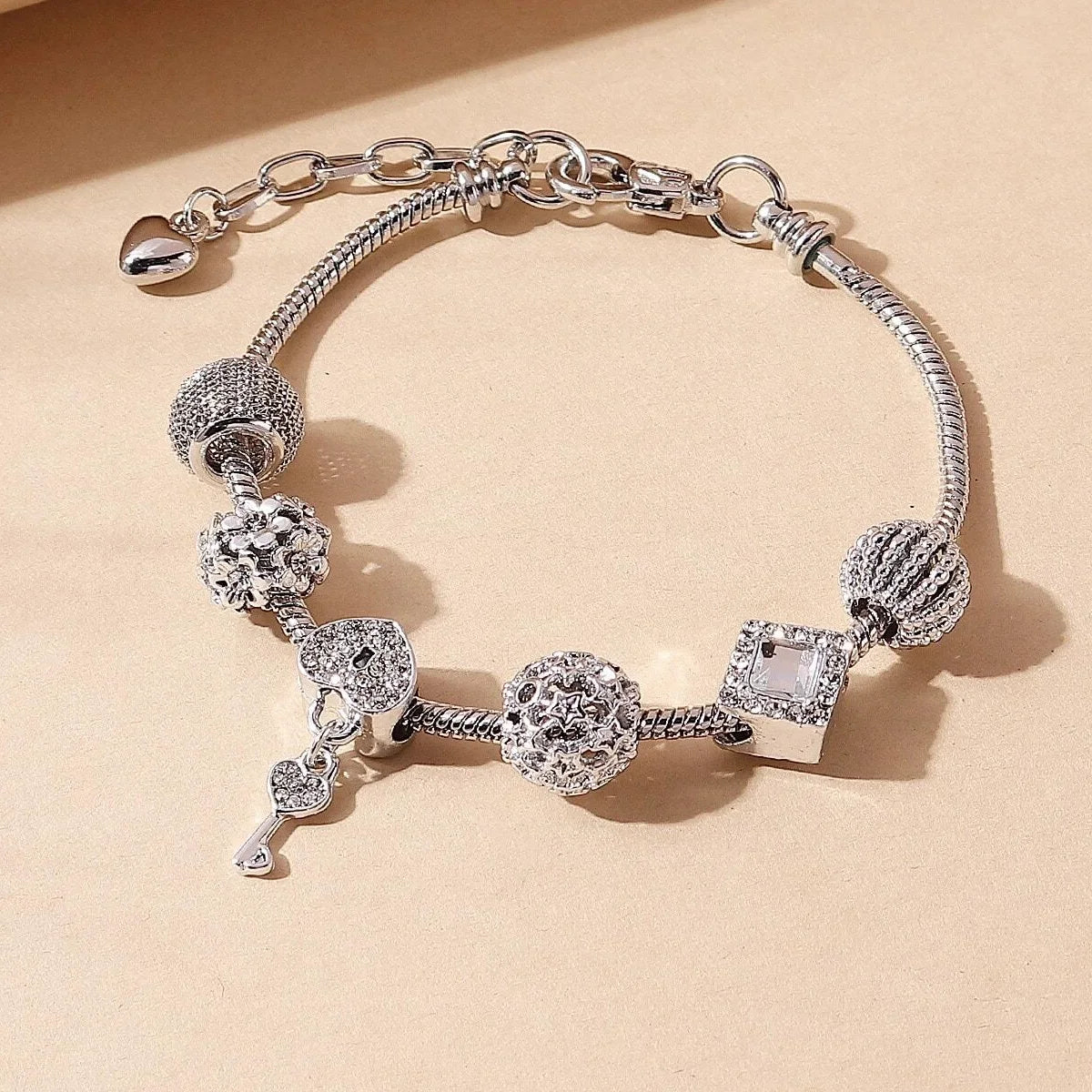 1PC Women's Fashion Multi Element Beaded Love Pan Family Bracelet JeweFashion Multi Element Beaded Love Pan Family Bracelet Jewelry Accessories Daily Dressing Party Holiday Gift -005