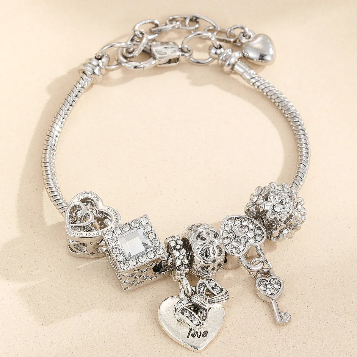 1PC Women's Fashion Multi Element Beaded Love Pan Family Bracelet JeweFashion Multi Element Beaded Love Pan Family Bracelet Jewelry Accessories Daily Dressing Party Holiday Gift -005