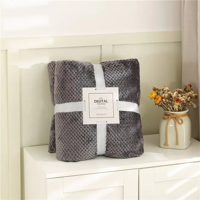 Fluffy Plaid Winter Bed BlanketsIntroducing our Fluffy Plaid Winter Bed Blankets – the ultimate blend of warmth and style to elevate your winter sanctuary!Wrap yourself in luxury with our Soft CoraFluffy Plaid Winter Bed Blankets