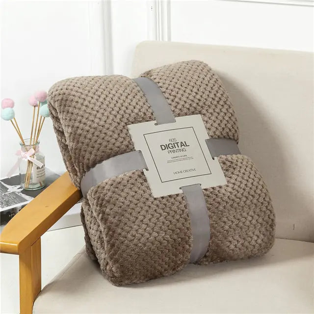 Fluffy Plaid Winter Bed BlanketsIntroducing our Fluffy Plaid Winter Bed Blankets – the ultimate blend of warmth and style to elevate your winter sanctuary!Wrap yourself in luxury with our Soft CoraFluffy Plaid Winter Bed Blankets