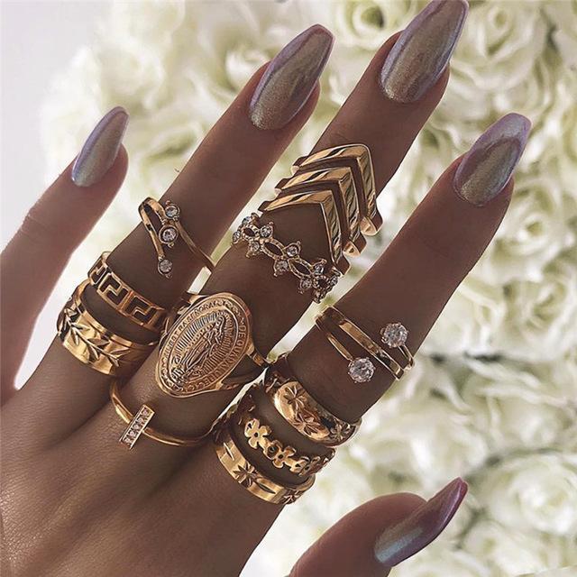 13 Piece Medallion Ring Set With Austrian Crystals 18K Gold Plated RinDimensions:0.15"
Made to Last a lifetime
Garunteed to retain its color and shine
Hypoallergenic Jewelry
Comfort Fit Jewelry
Made in ItalyAustrian Crystals 18K Gold Plated Ring ITALY Design