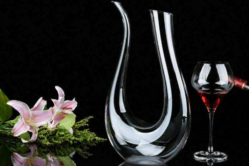 Crystal U-shaped 1500ml Wine DecanterIntroducing the Crystal U-shaped 1500 ml Wine Decanter, the perfect addition to your bar or wine collection. Crafted with lead-free crystal to create an elegant and -shaped 1500ml Wine Decanter