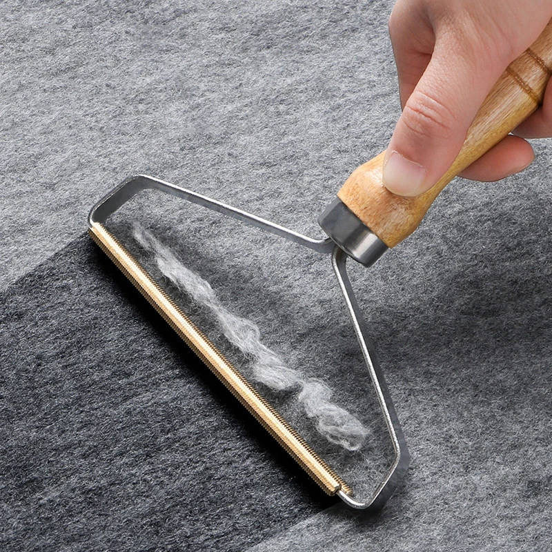 Pet Hair Remover BrushIntroducing the New Portable Pet Hair Remover Brush â your essential tool for a hair-free environment. This manual lint roller is designed to effortlessly remove pPet Hair Remover Brush